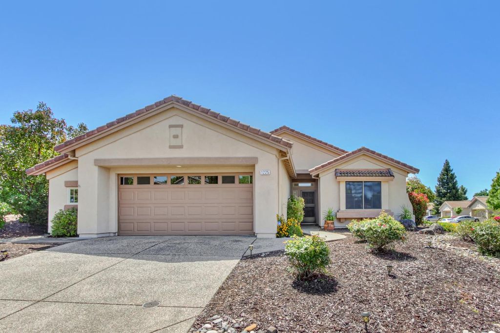 1225 Silver Fork Ct, Lincoln, CA 95648