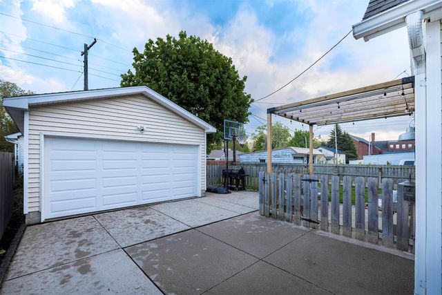 901 OAKMONT Avenue, Erie, PA 16505