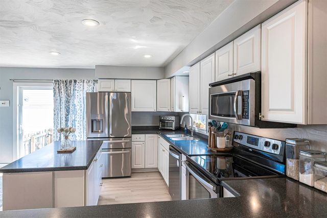 901 OAKMONT Avenue, Erie, PA 16505