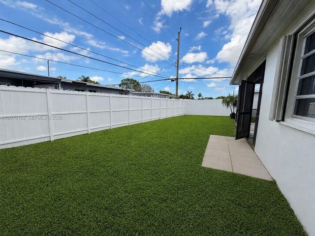7611 NW 2nd St 7611, Pembroke Pines, FL 33024