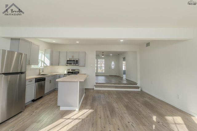 3207 HOLLYWOOD AVENUE, Wichita Falls, TX 76309