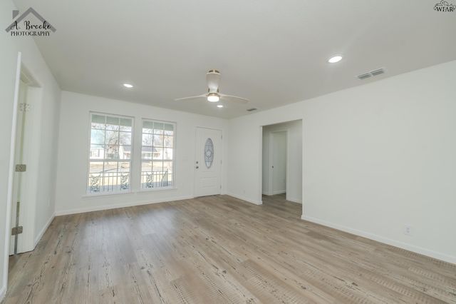 3207 HOLLYWOOD AVENUE, Wichita Falls, TX 76309