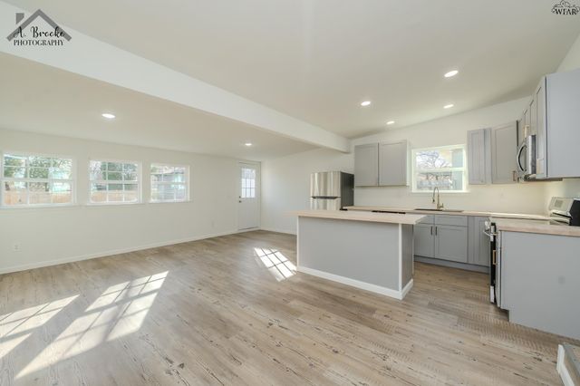 3207 HOLLYWOOD AVENUE, Wichita Falls, TX 76309