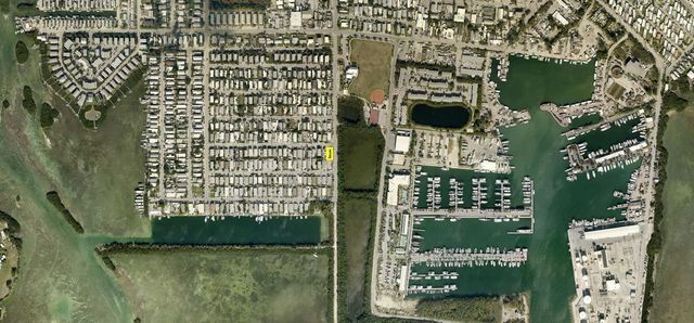 25 D 10th Avenue, Stock Island, FL 33040