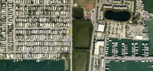 25 D 10th Avenue, Stock Island, FL 33040