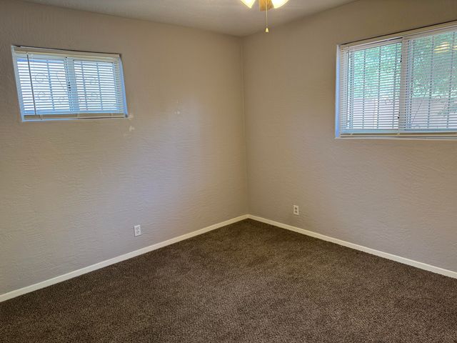 2551 Aspen Avenue NW B, Albuquerque, NM 87104