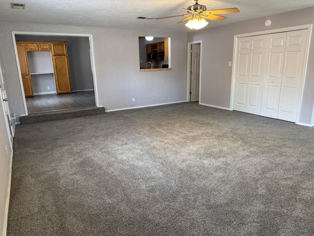 2551 Aspen Avenue NW B, Albuquerque, NM 87104