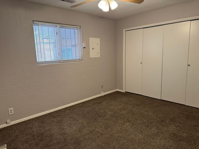2551 Aspen Avenue NW B, Albuquerque, NM 87104