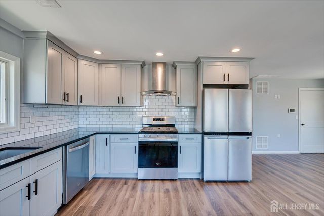 4 Wilcox Avenue B, South River, NJ 08882