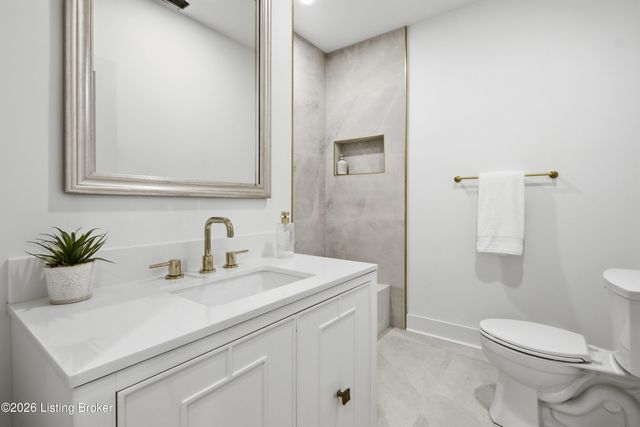 3212 Grand Lakes Dr, Louisville, KY 40299