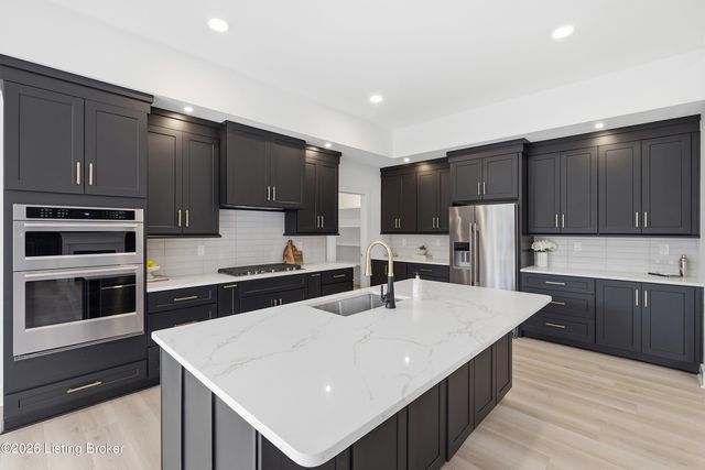 3212 Grand Lakes Dr, Louisville, KY 40299
