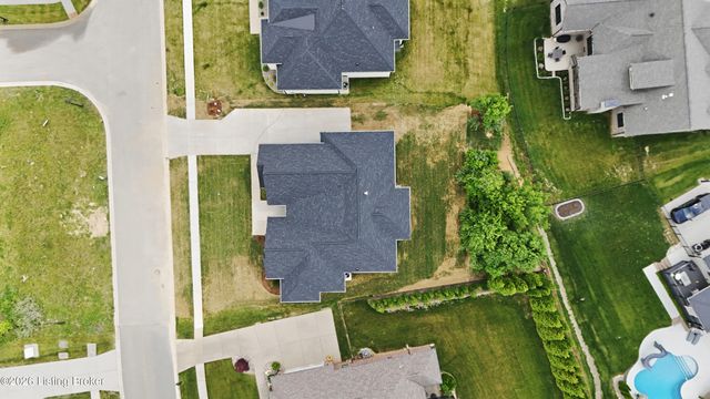 3212 Grand Lakes Dr, Louisville, KY 40299
