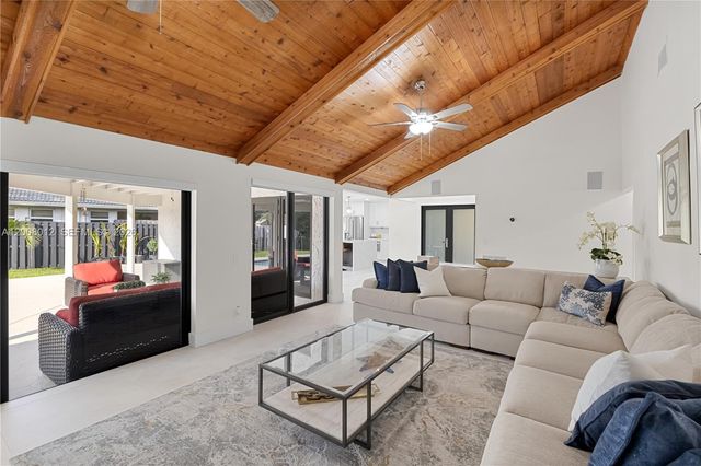 9171 NW 13th St, Plantation, FL 33322