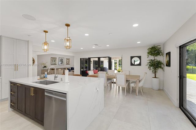 9171 NW 13th St, Plantation, FL 33322