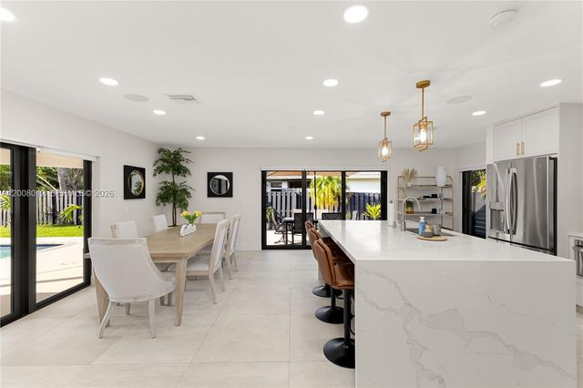 9171 NW 13th St, Plantation, FL 33322