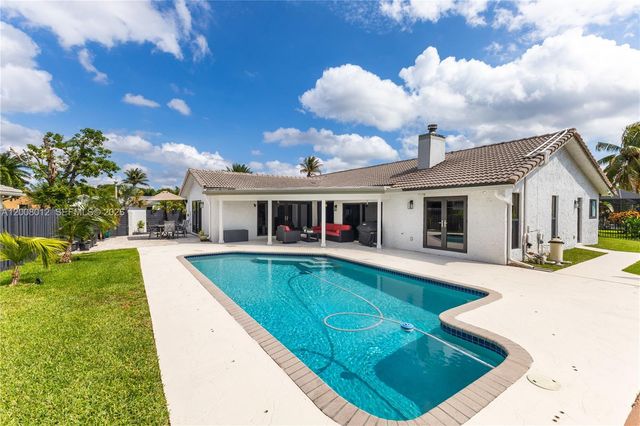 9171 NW 13th St, Plantation, FL 33322