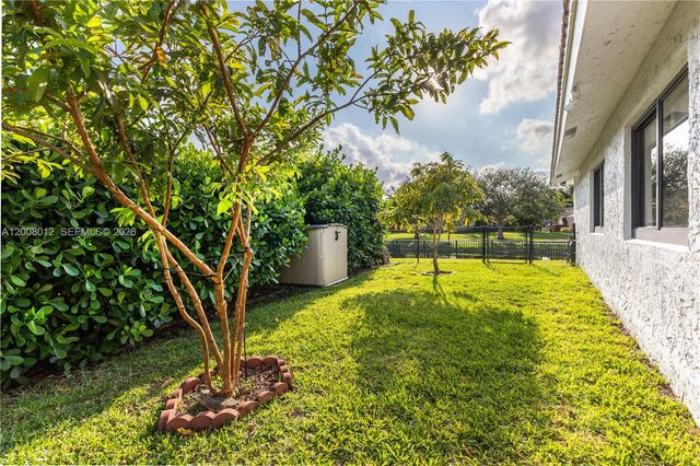 9171 NW 13th St, Plantation, FL 33322