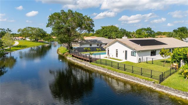 9171 NW 13th St, Plantation, FL 33322