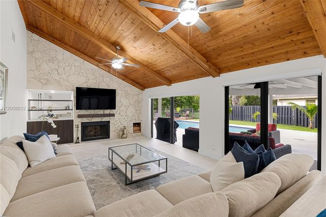 9171 NW 13th St, Plantation, FL 33322