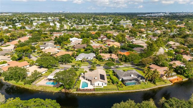 9171 NW 13th St, Plantation, FL 33322