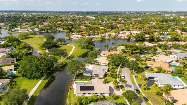 9171 NW 13th St, Plantation, FL 33322