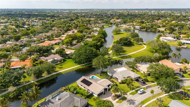 9171 NW 13th St, Plantation, FL 33322