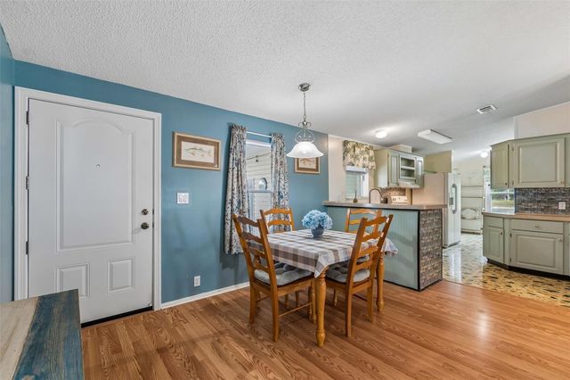 37644 PINATA AVENUE, Zephyrhills, FL 33541