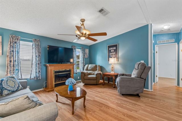 37644 PINATA AVENUE, Zephyrhills, FL 33541