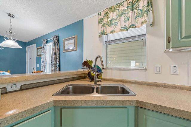 37644 PINATA AVENUE, Zephyrhills, FL 33541
