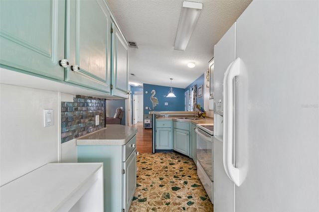 37644 PINATA AVENUE, Zephyrhills, FL 33541