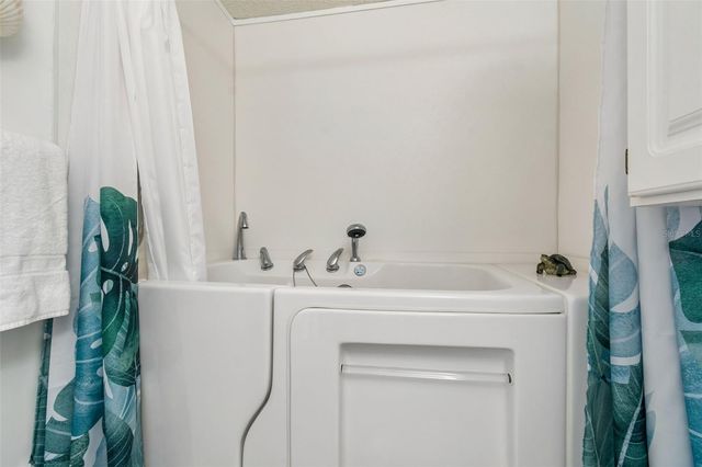 37644 PINATA AVENUE, Zephyrhills, FL 33541