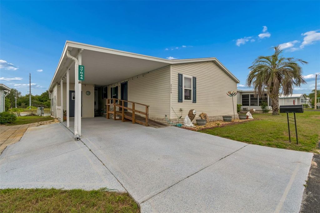 37644 PINATA AVENUE, Zephyrhills, FL 33541
