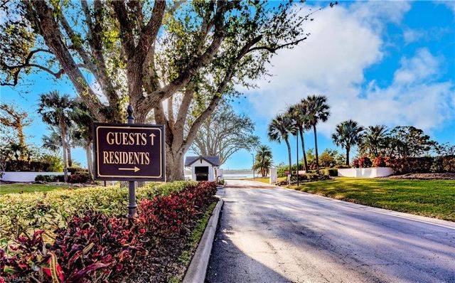 5471 Harborage DR, Fort Myers, FL 33908