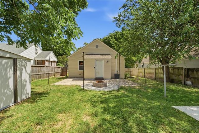 3715 Essex CIR, Norfolk, VA 23513