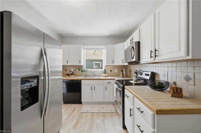 3715 Essex CIR, Norfolk, VA 23513