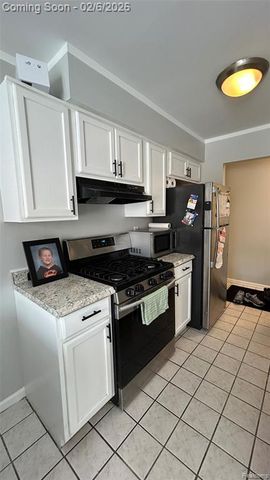 36014 Chapel Court 27, Clinton Township, MI 48035