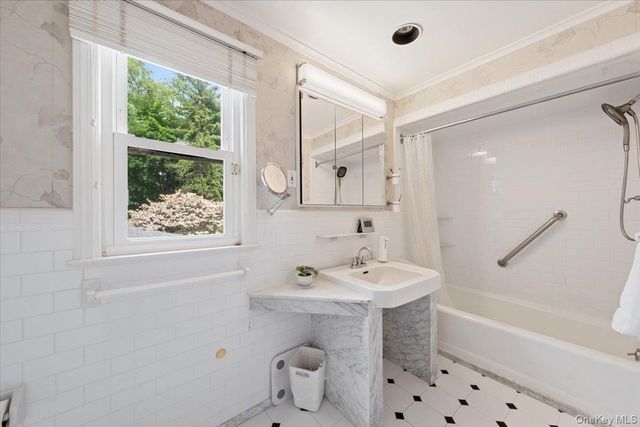 145 Woodlands Avenue, White Plains, NY 10607