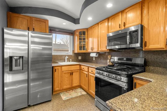 7718 Steadman Street, Dearborn, MI 48126