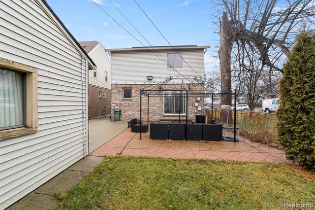 7718 Steadman Street, Dearborn, MI 48126