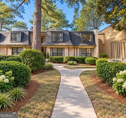 8 Cantey Place NW, Atlanta, GA 30327