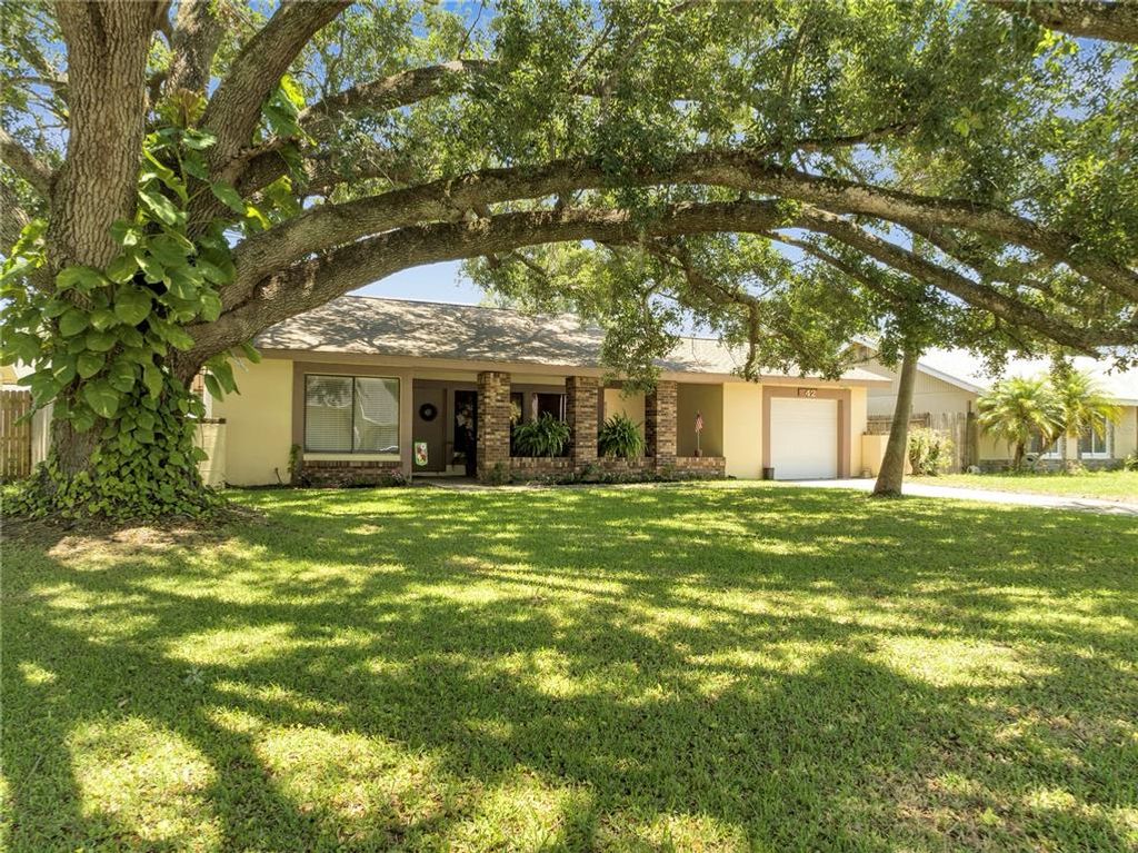 Image 1 of property listing at 42 CHIP COURT, Kissimmee, FL 34759