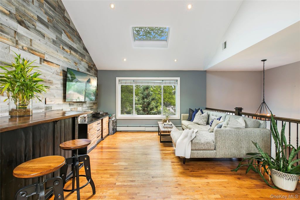 1049 Owasco Road, West Hempstead, NY 11552 — photo 4