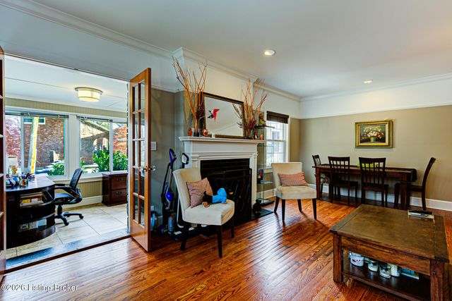 2468 Grinstead Dr, Louisville, KY 40204