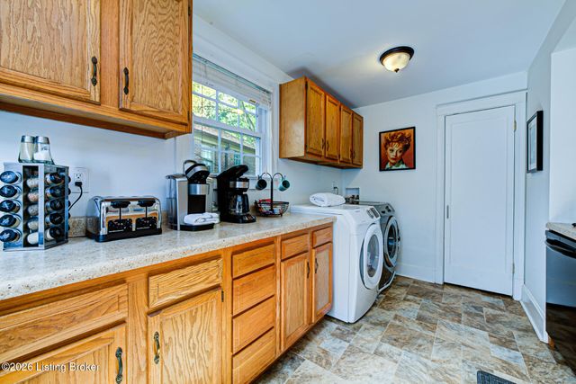 2468 Grinstead Dr, Louisville, KY 40204