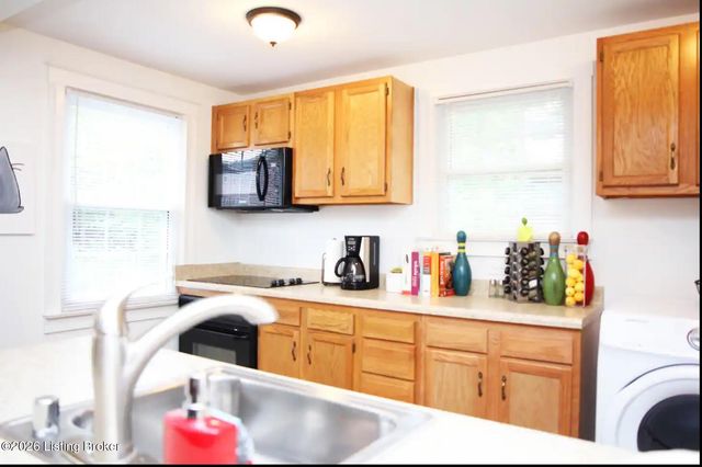 2468 Grinstead Dr, Louisville, KY 40204