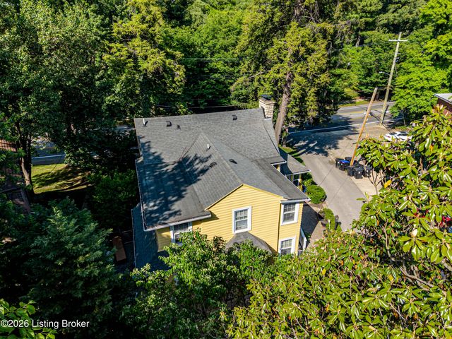 2468 Grinstead Dr, Louisville, KY 40204