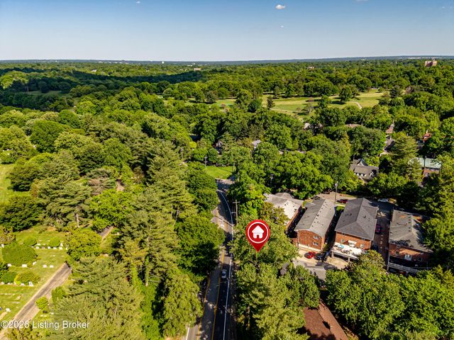 2468 Grinstead Dr, Louisville, KY 40204