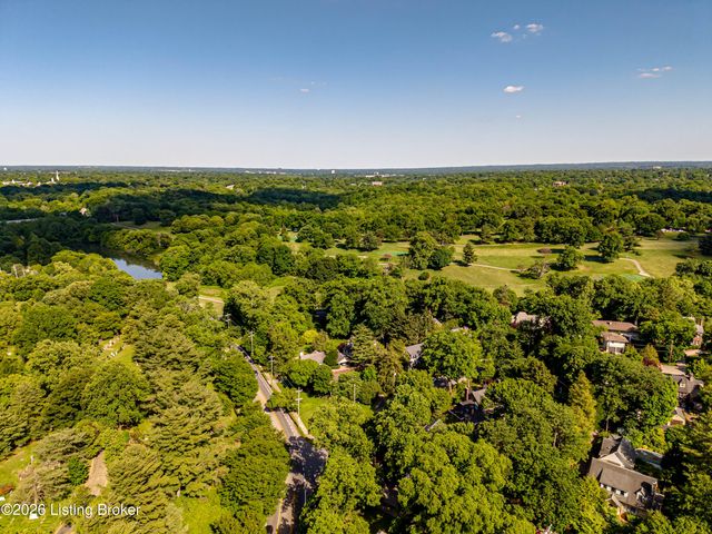 2468 Grinstead Dr, Louisville, KY 40204