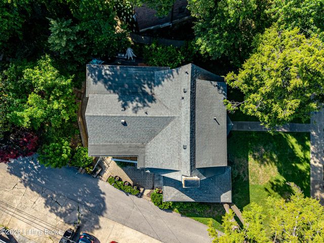2468 Grinstead Dr, Louisville, KY 40204