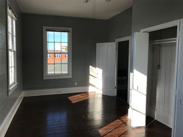 2127 Avenue K UP, Galveston, TX 77550